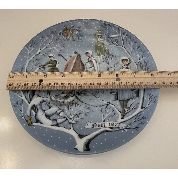 Haviland Limoges The 12 Days of Christmas Plate Eight Maids Milking 1977 Signed - Picture 6 of 6